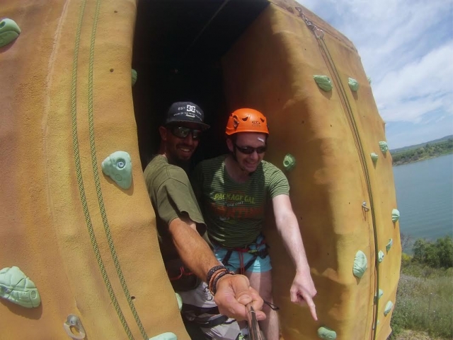 En medio de la torre para escalar.jpg